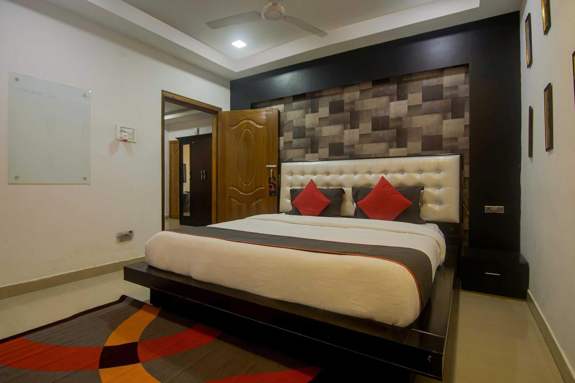 Collection O The Blu Bell Nizarapar Path Hotel Guwahati Luaran gambar